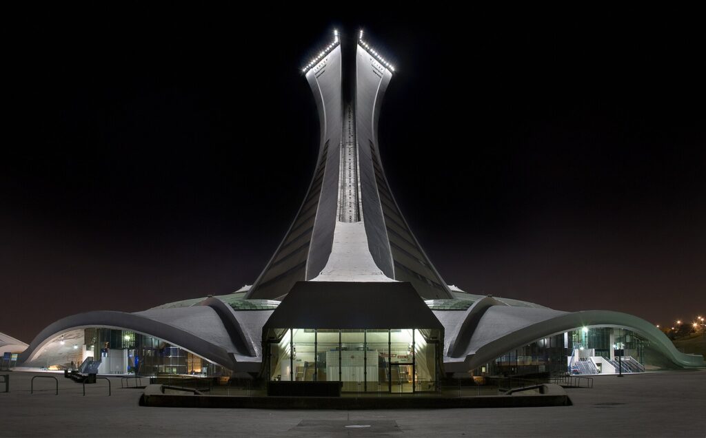 Le Stade Olympique de Montréal Nuit Arriere Edit 1 (illustrative photo of Montreal)