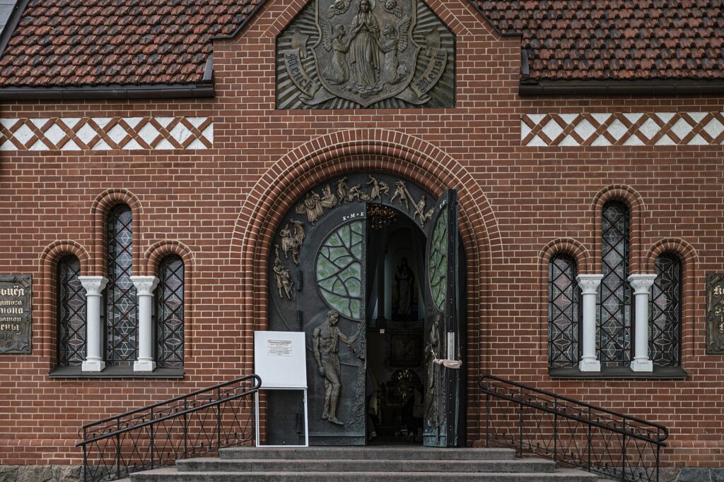 Main entrance of the Church of Saints Simon and Helena, Minsk (illustrative photo of Minsk)